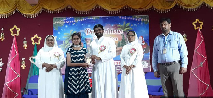 Semi Christmas 2023 - Image 10